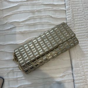 Platinum starlet clutch with chain